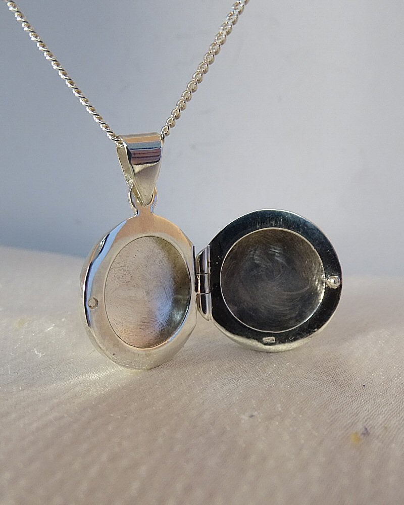 Silver Locket SettingTo Fit 9mm Round Cabochon Or Resin