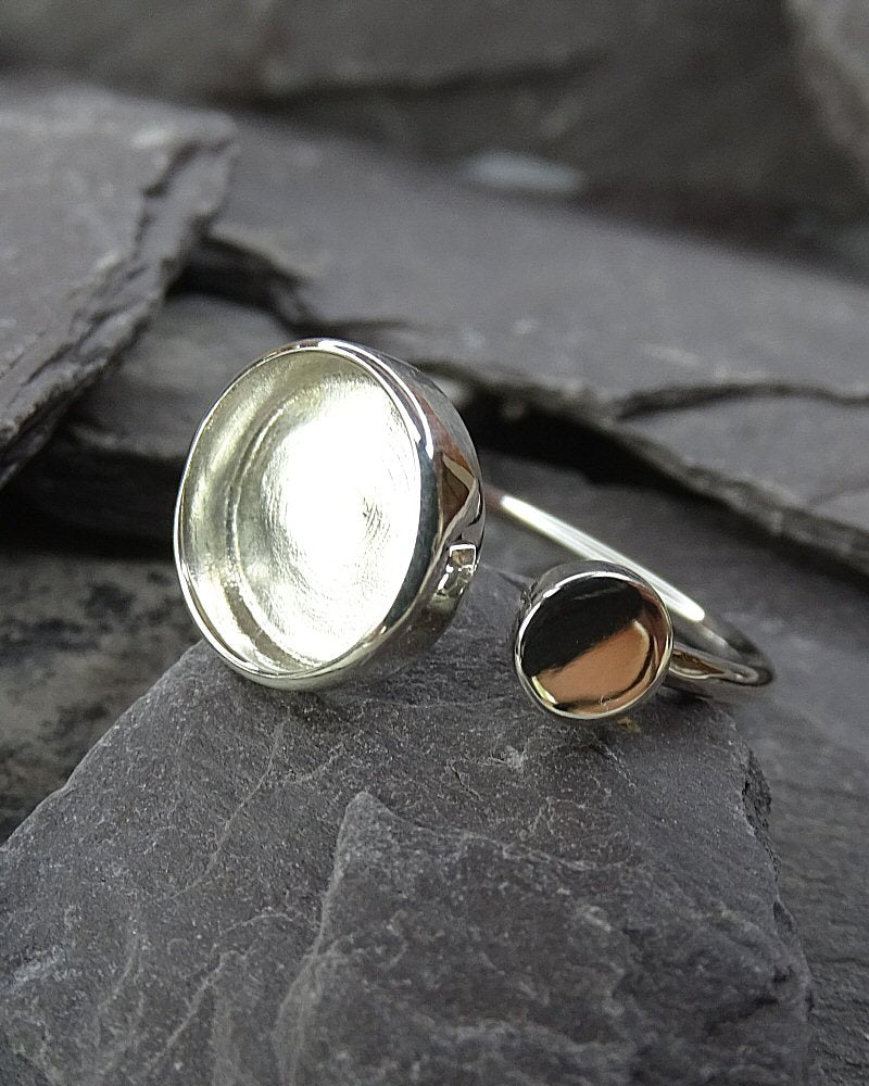 Adjustable Silver Ring With Bezel For 10MM Cabochon Or Resin
