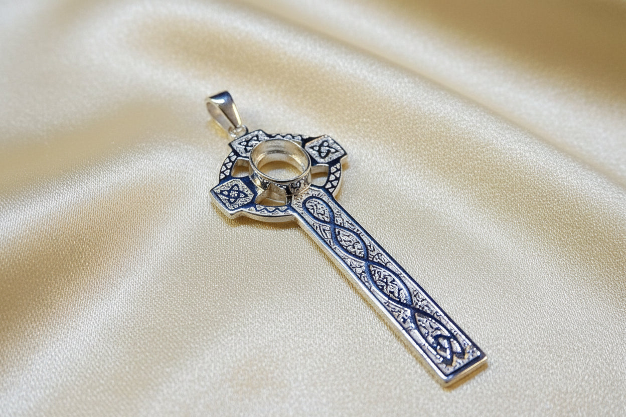 Unset Silver Celtic Cross Ready To Fit A 8x6mm Cabochon