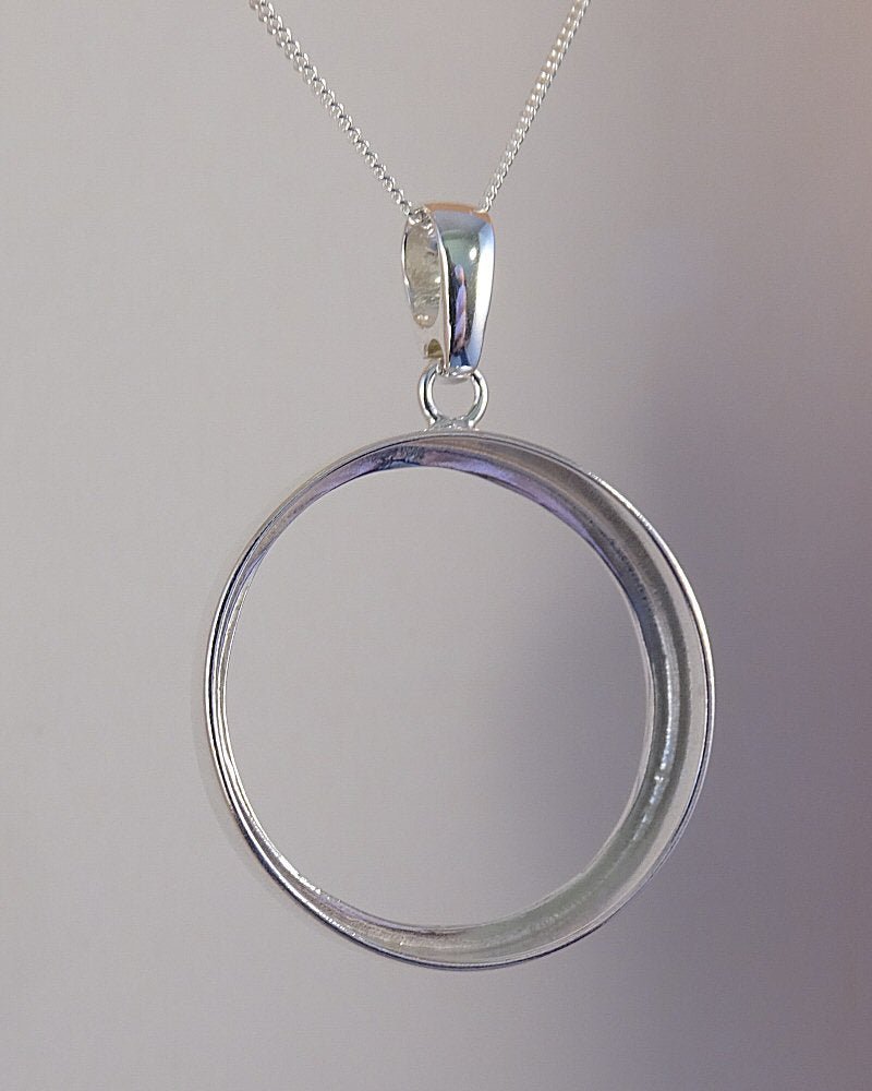 large round silver pendant setting blank