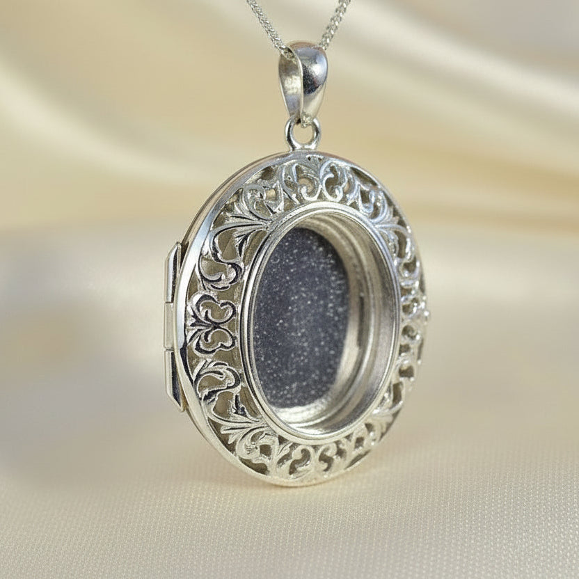 Silver fillagree locket for 18x13 cabochon