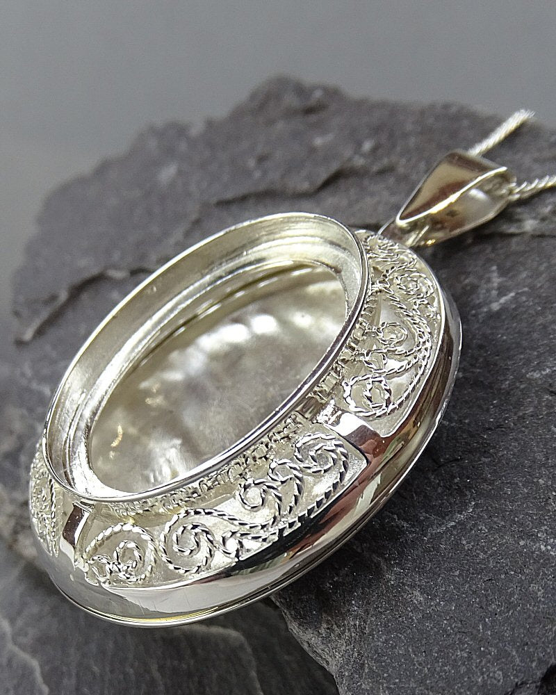 Silver Filigree Locket Unset To Fit 25x18 Cabochon