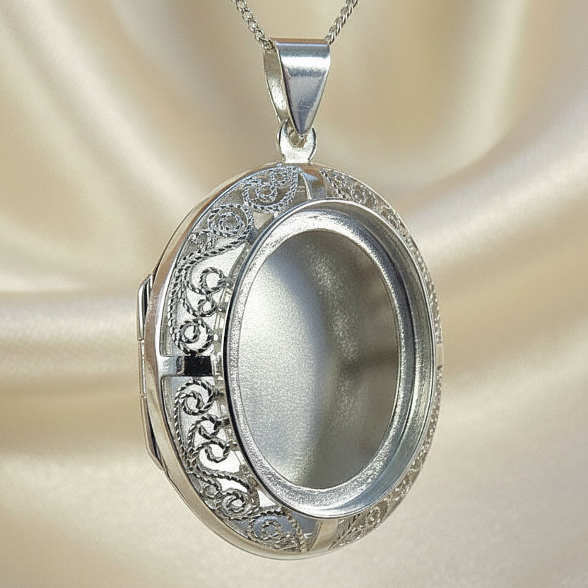 Silver Filigree Locket Unset To Fit 25x18 Cabochon