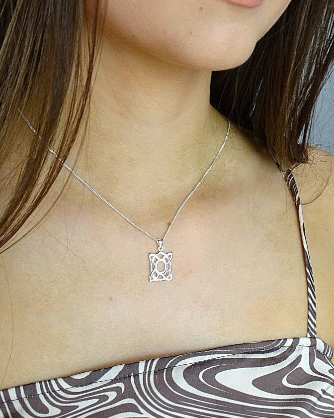 Silver Celtic knot Pendant Setting For 8x6 Cabochon