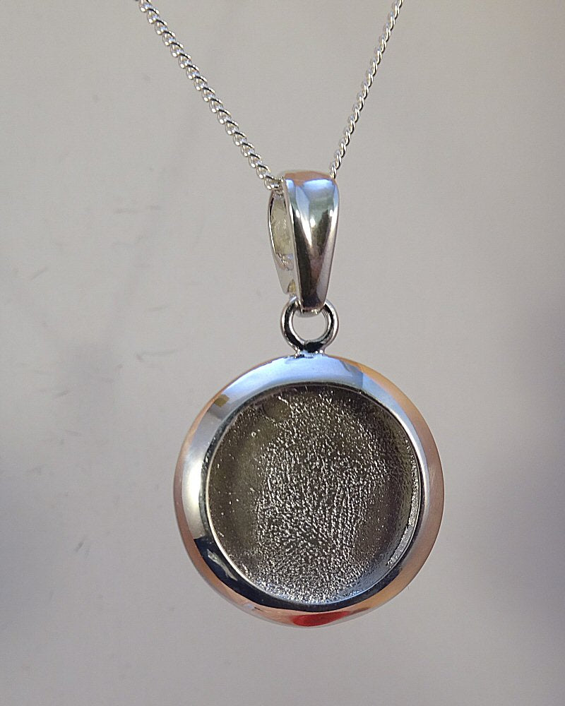 Solid Back Round silver Pendant Suitable For 17mm Cabochon Or Resin