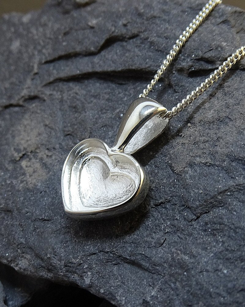 Silver Solid Back Heart Pendant Suitable For Use With Resin
