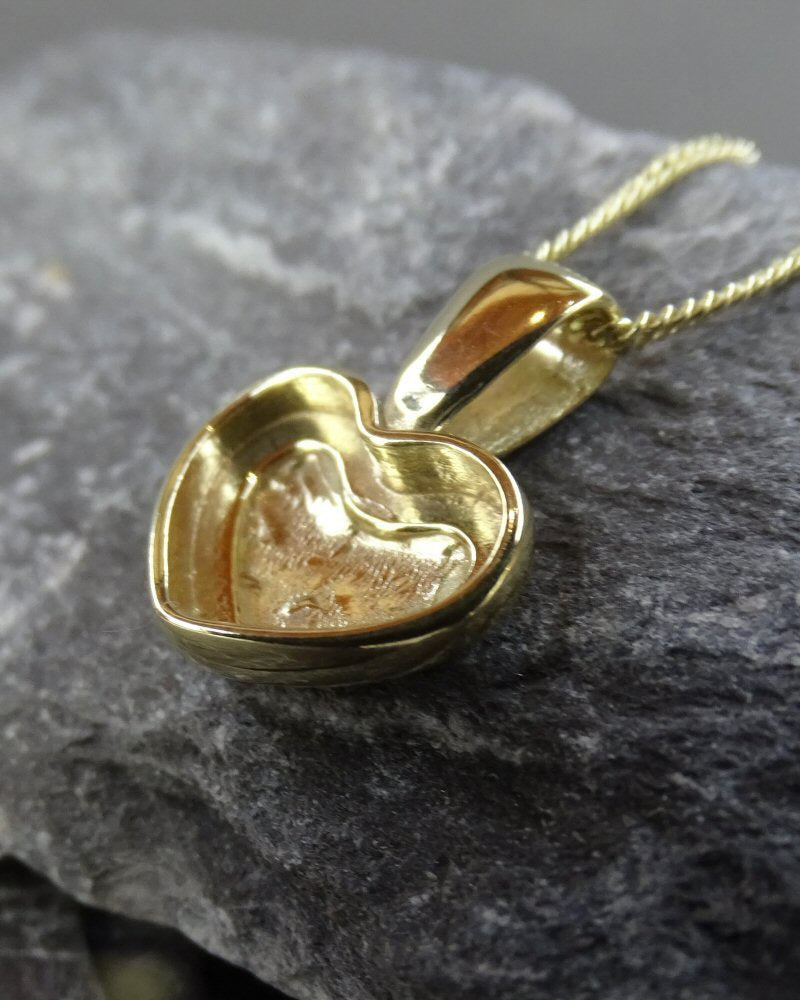 Solid Gold Heart Pendant Suitable for Resin