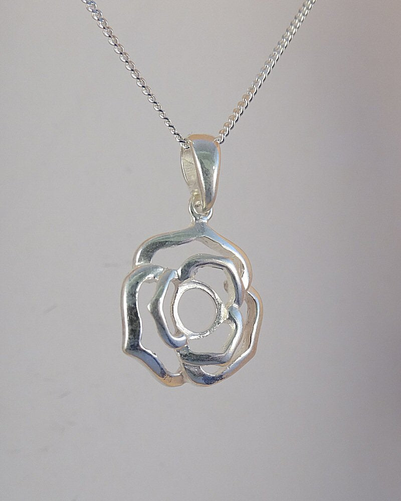 rose style pendant to take a stone
