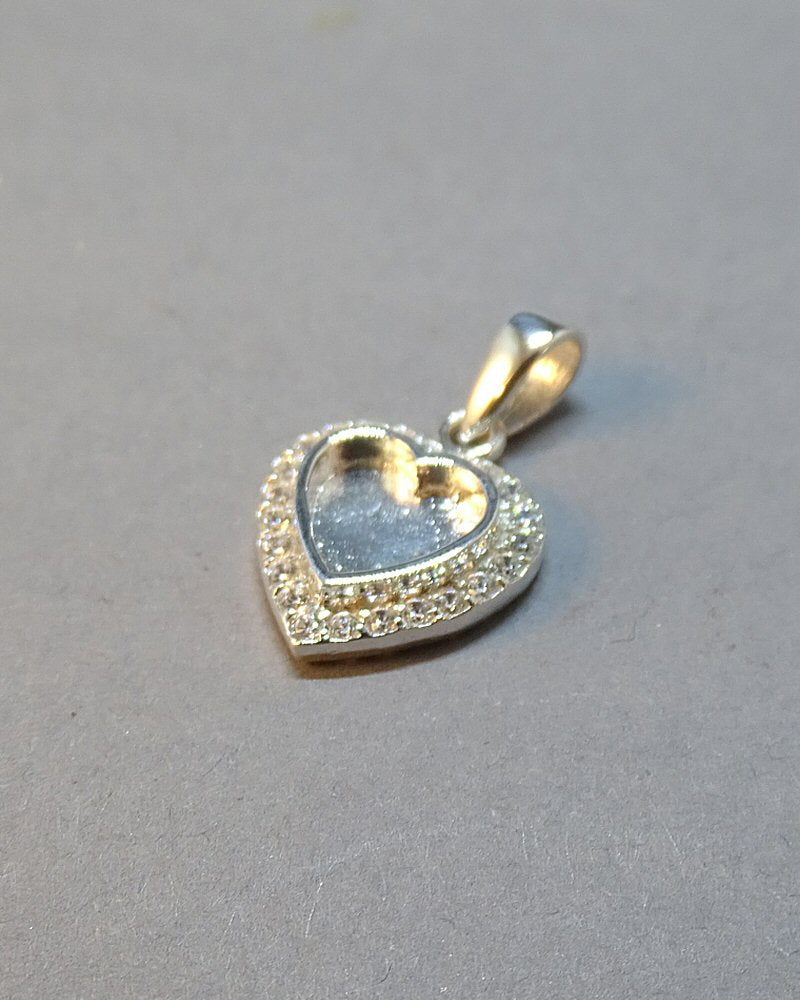 Stunning Silver Heart Pendant With cz Suitable For Resin