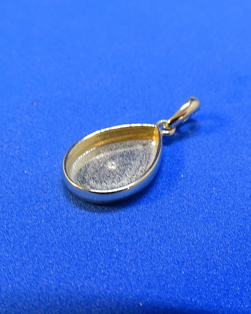 Solid Gold Tear Drop Pendant 16x11