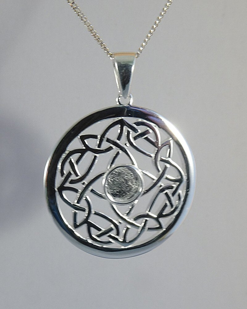 solid silver Celtic unset pendant