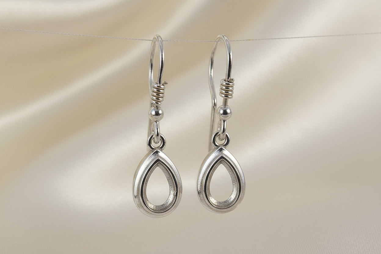 Silver Pear Shapped Eardrop Mount 8.5x5 Stone
