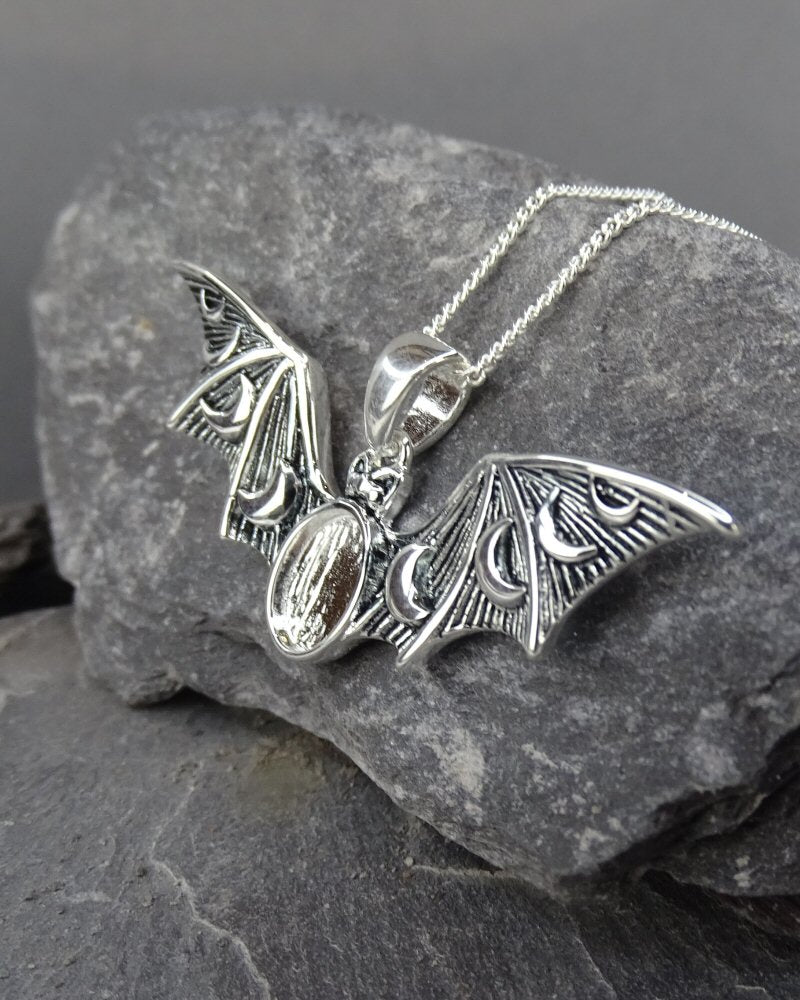 Solid Silver Antique Style Bat Pendant Suitable For 8x6 Cabochon Or Resin