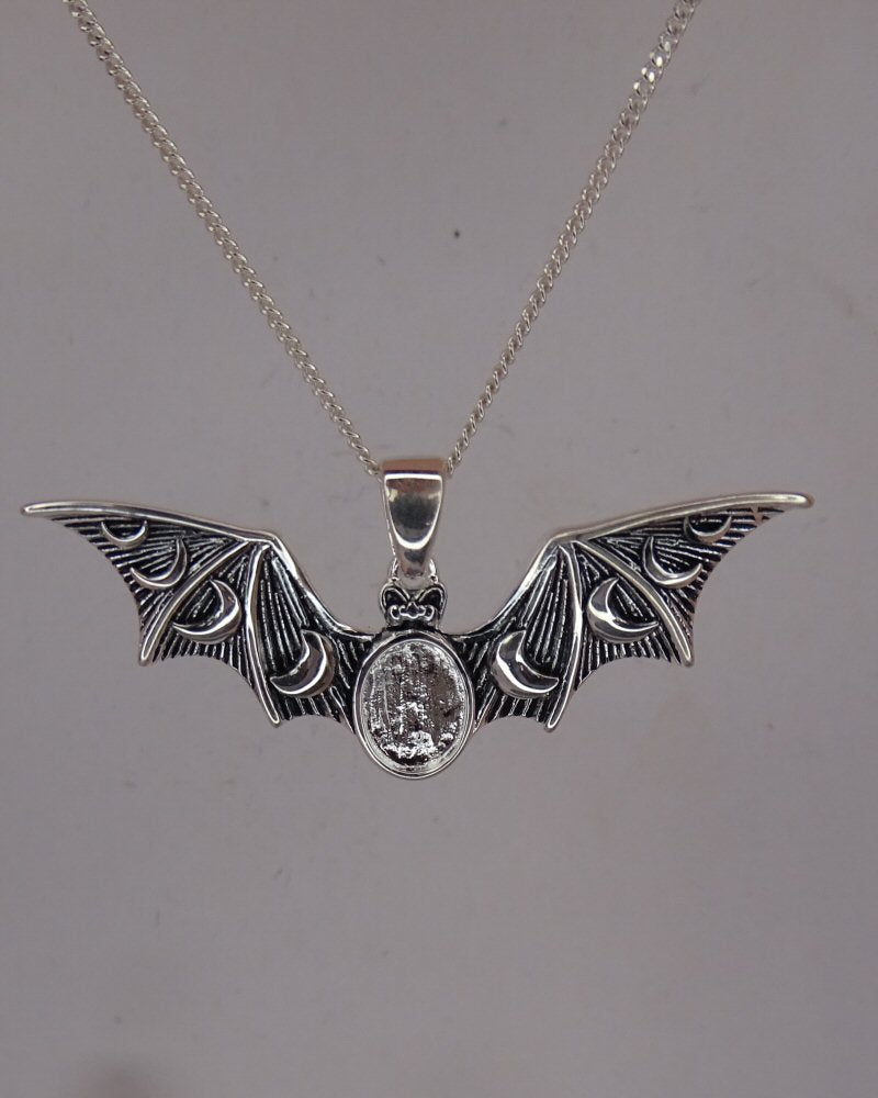 Solid Silver Antique Style Bat Pendant Suitable For 8x6 Cabochon Or Resin