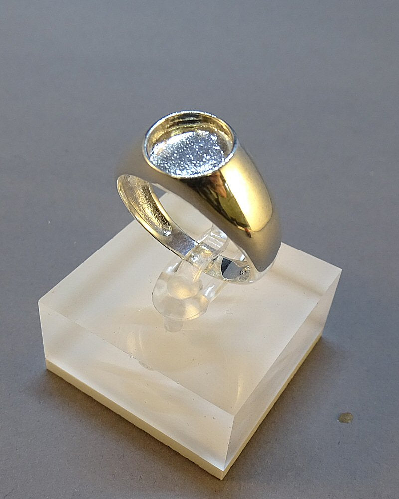 Silver gents signet ring to fit 10mm cabochon or resin