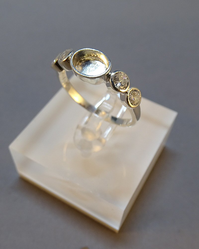 silver cz ring blank suitable for cabochon or resin