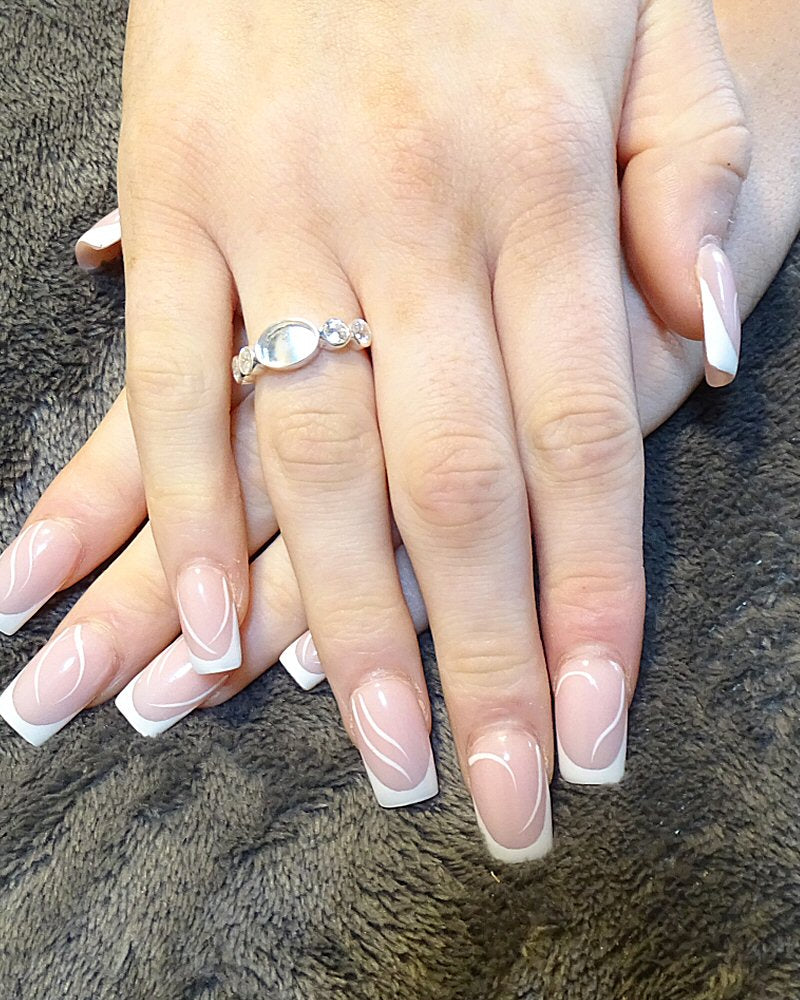Silver ring suitable for resin or 8x6 cabochon with resin
