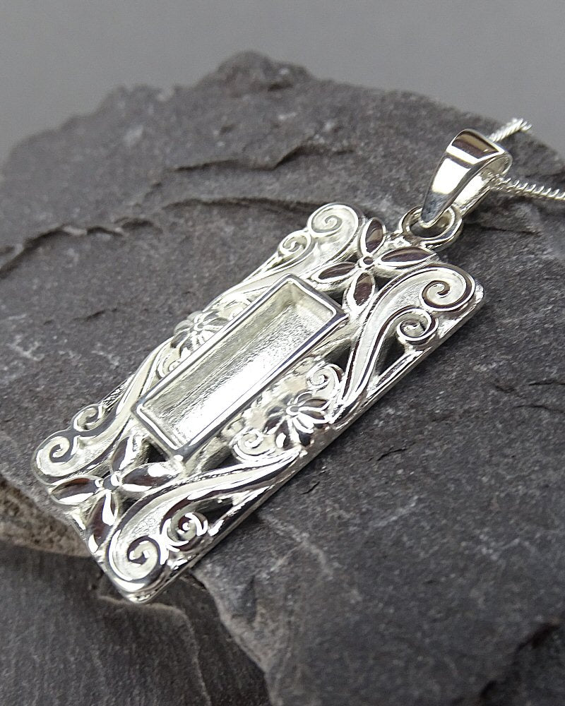 Solid silver fancy embossed pendant for resin or stones