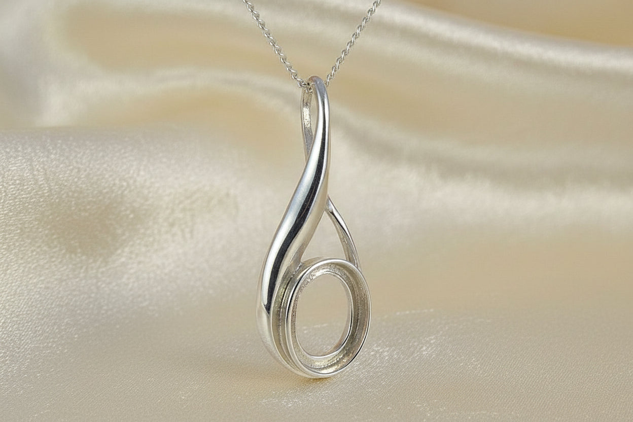 stylish silver pendant to fit 10x8 abochon