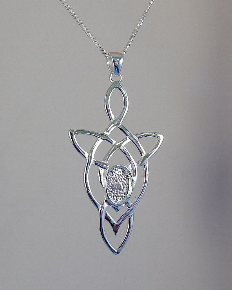 Celtic Style Pendant to fit 8x6 cabochon or resin
