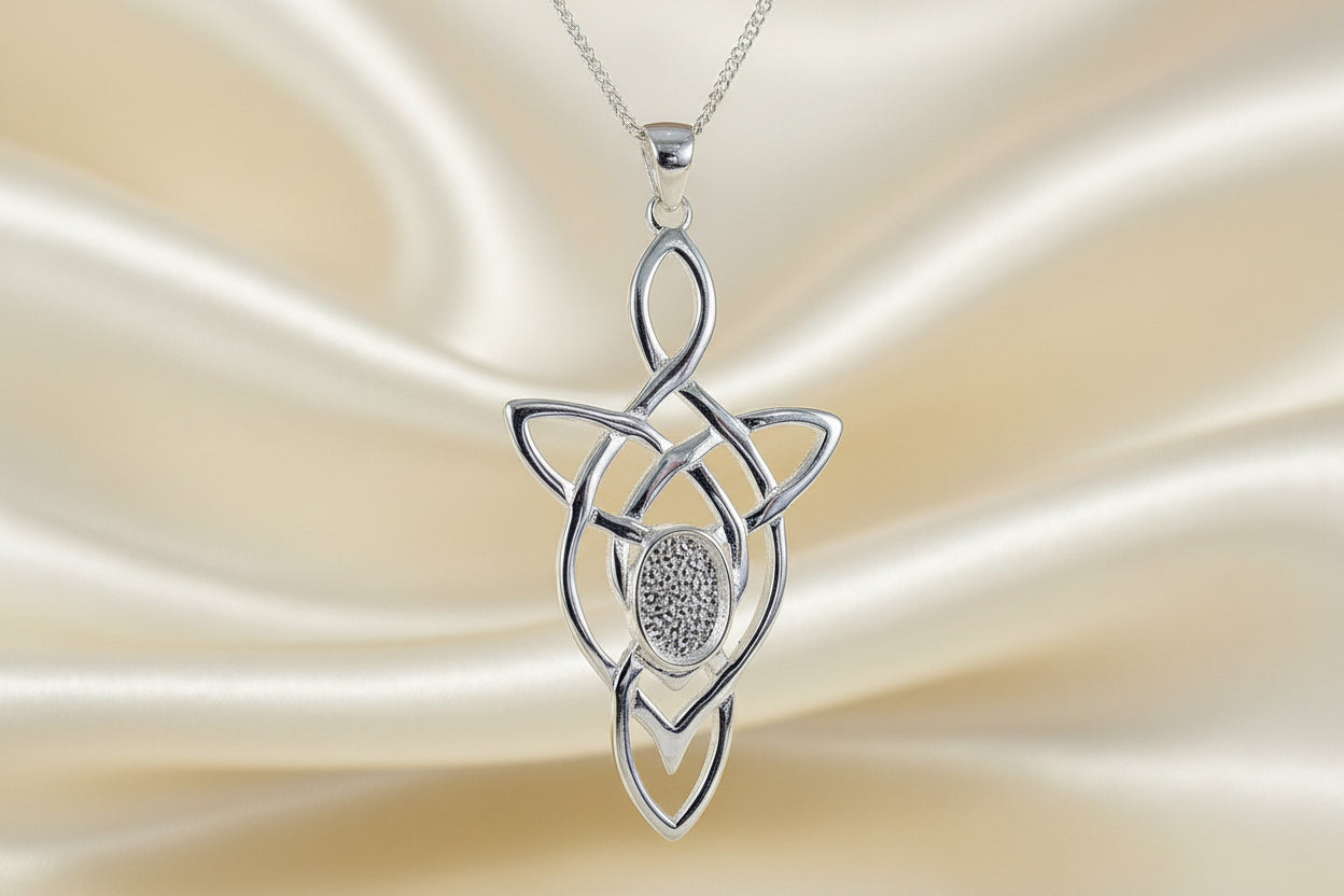 Celtic Style Pendant to fit 8x6 cabochon or resin