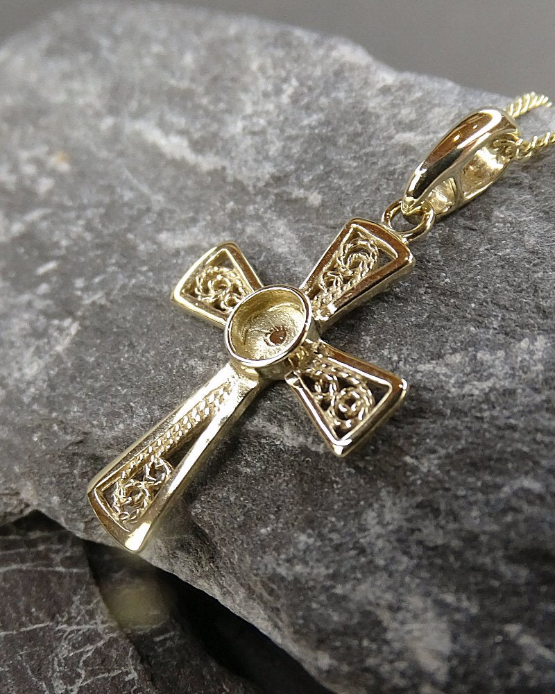 Gold fillagree Style Cross To Fit 4MM Cabochon