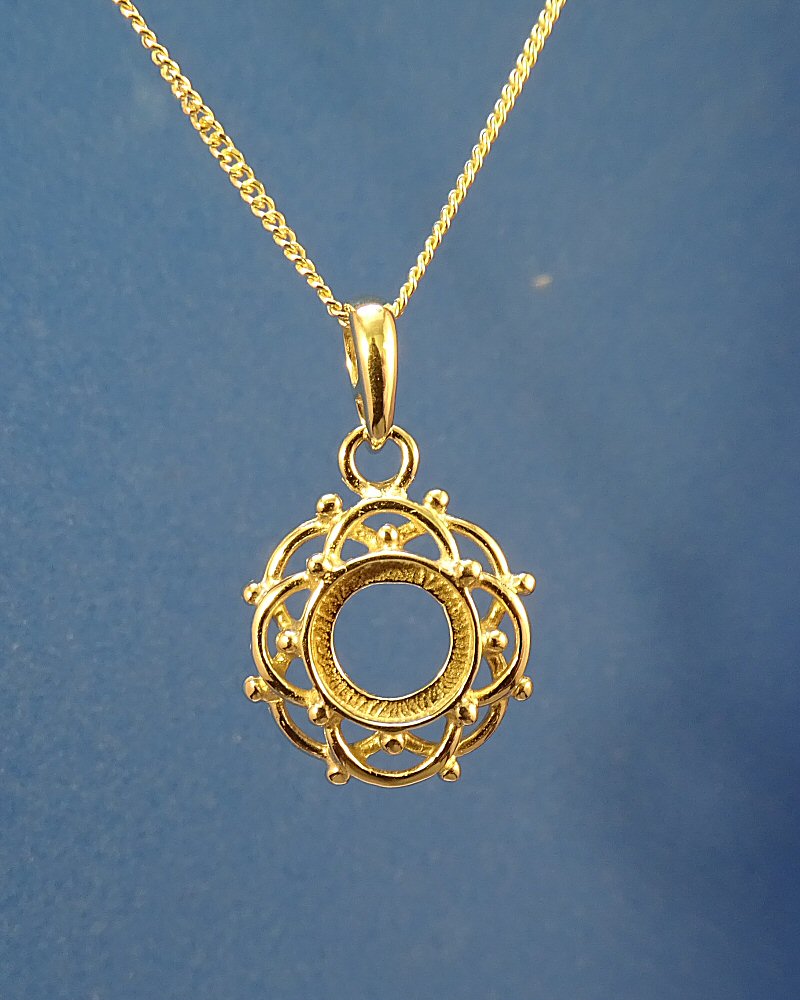 Solid Gold Celtic Style Pendant To Fit 8mm