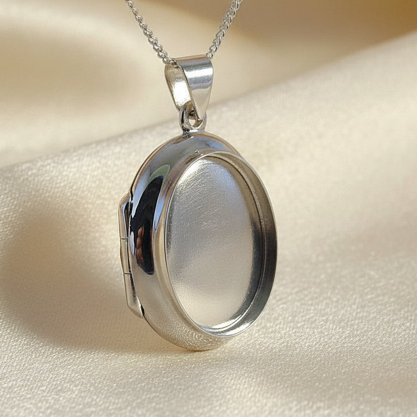 unset silver locket to fit a 18x13 cabochon or resin