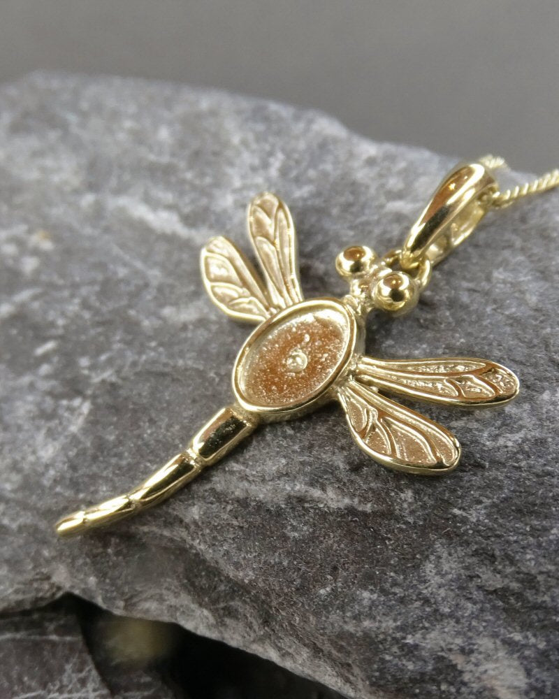 Solid Gold Dragonfly Pendant To Fit 7x5 Or Suitable Resin