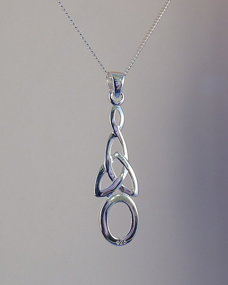 Celtic style silver pendant for cabochon