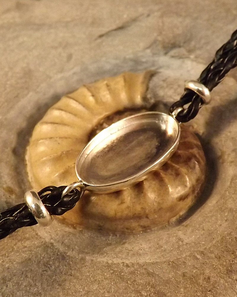 Gents Silver and leather Bracelet suitable for resin