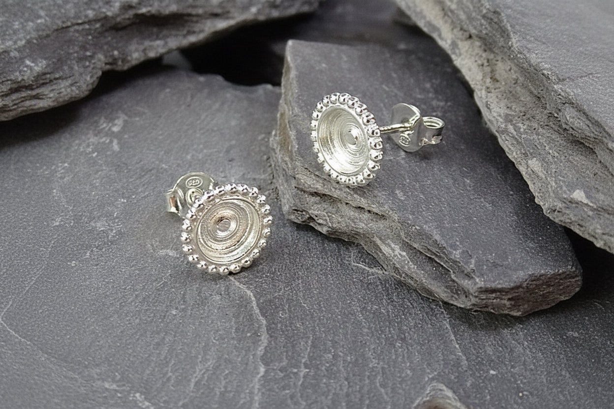 Silver Stud With Bead Edge To Set 6mm Cabochon