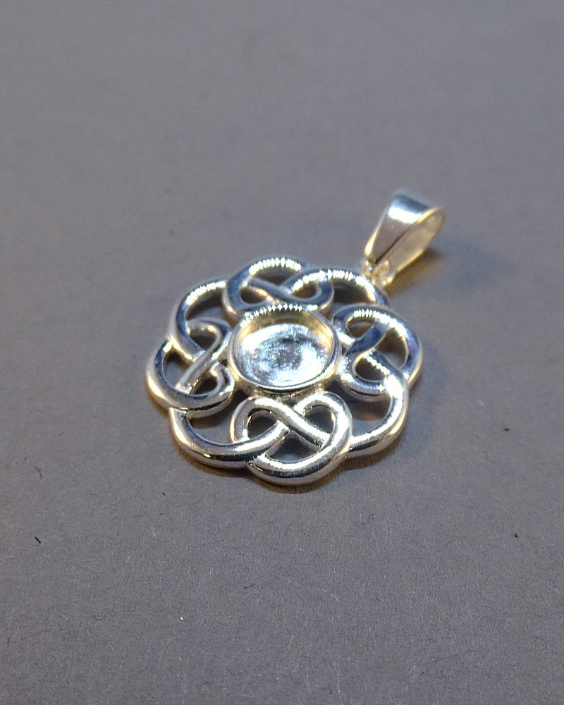 Solid silver Celtic pendant to fit a 6mm cabochon or resin