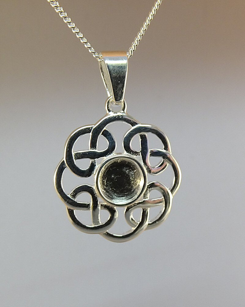 Solid silver Celtic pendant to fit a 6mm cabochon or resin