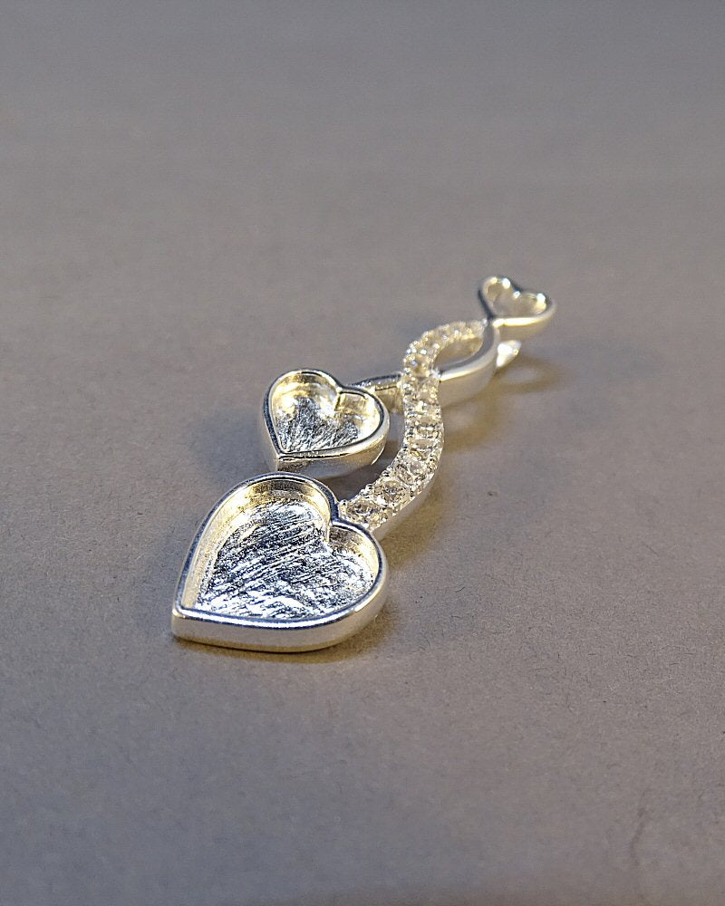 Silver Entwinned Hearts With CZ Stones Suitable For Resin