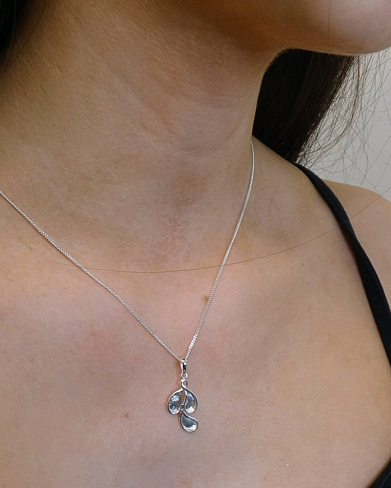 Solid silver pendant mount suitable for resin