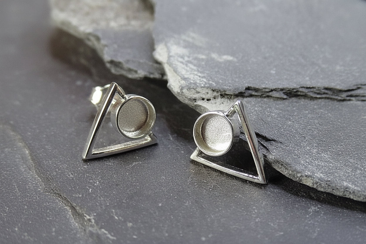 Silver Triangle Studs Settings To Fit 5mm Cabochon