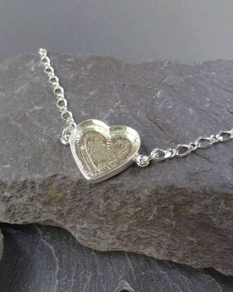 Simple Silver Heart Bracelet With Solid Back Setting Area