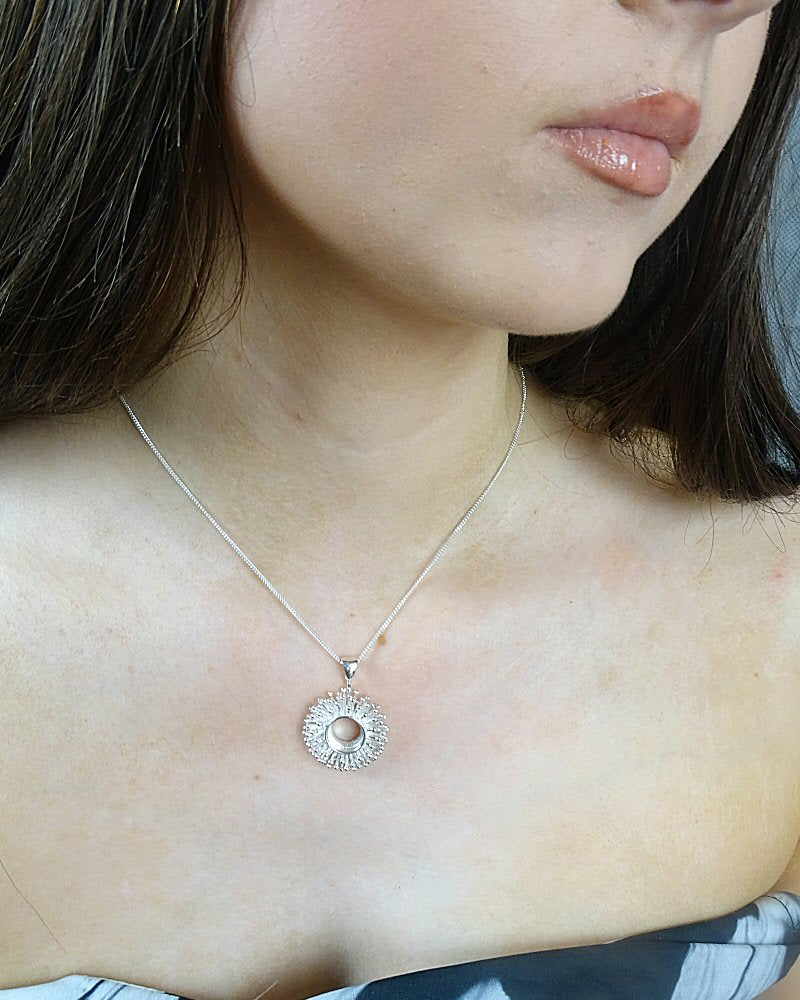 Stunning Silver Pendant To Fit 10mm Cabochon