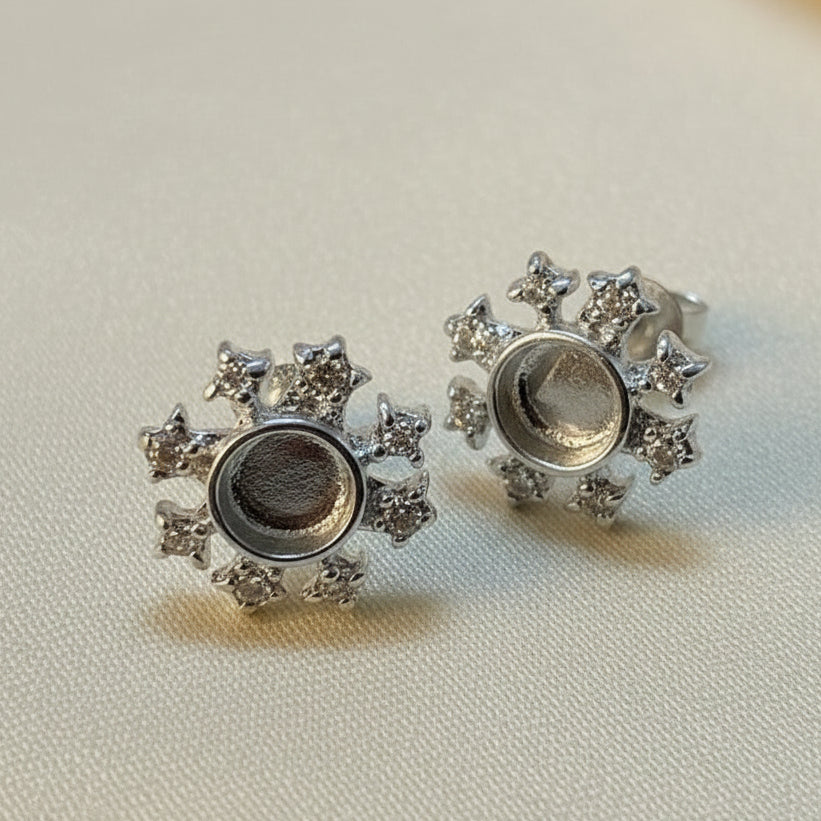 Solid Silver Snowflake stud earrings for cabochon or resin