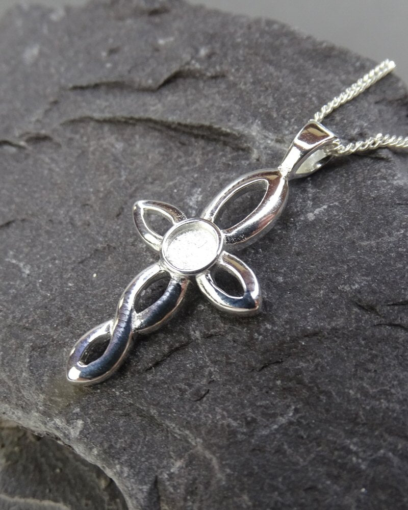 Small Silver Twisted Cross To Fit 4mm Cabochon