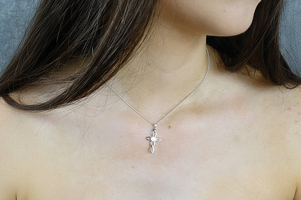 Small Silver Twisted Cross To Fit 4mm Cabochon