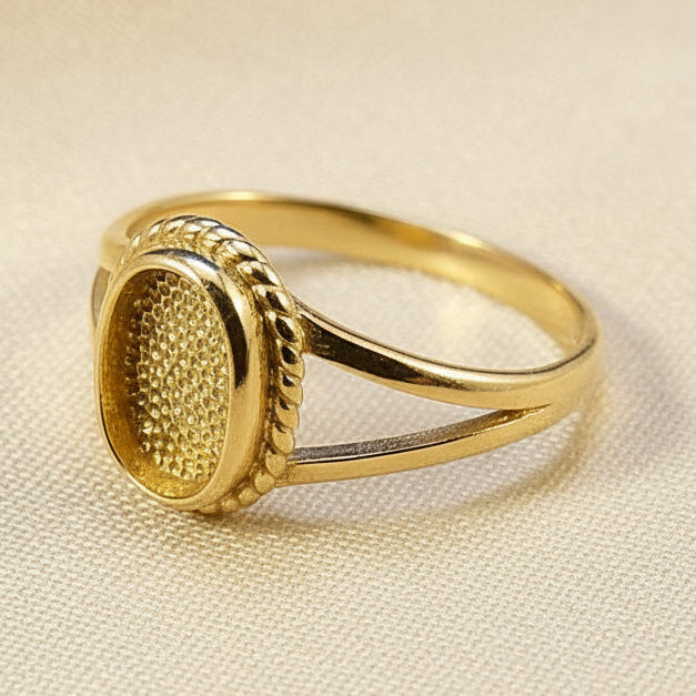 Solid Gold Ring To Take 9x6 Cabochon Or Resin