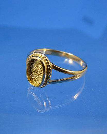 Solid Gold Ring To Take 9x6 Cabochon Or Resin