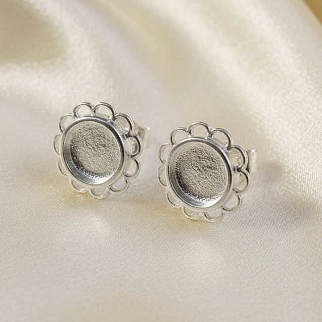 Solid Silver frill edge stud earring to fit 6mm cabochon