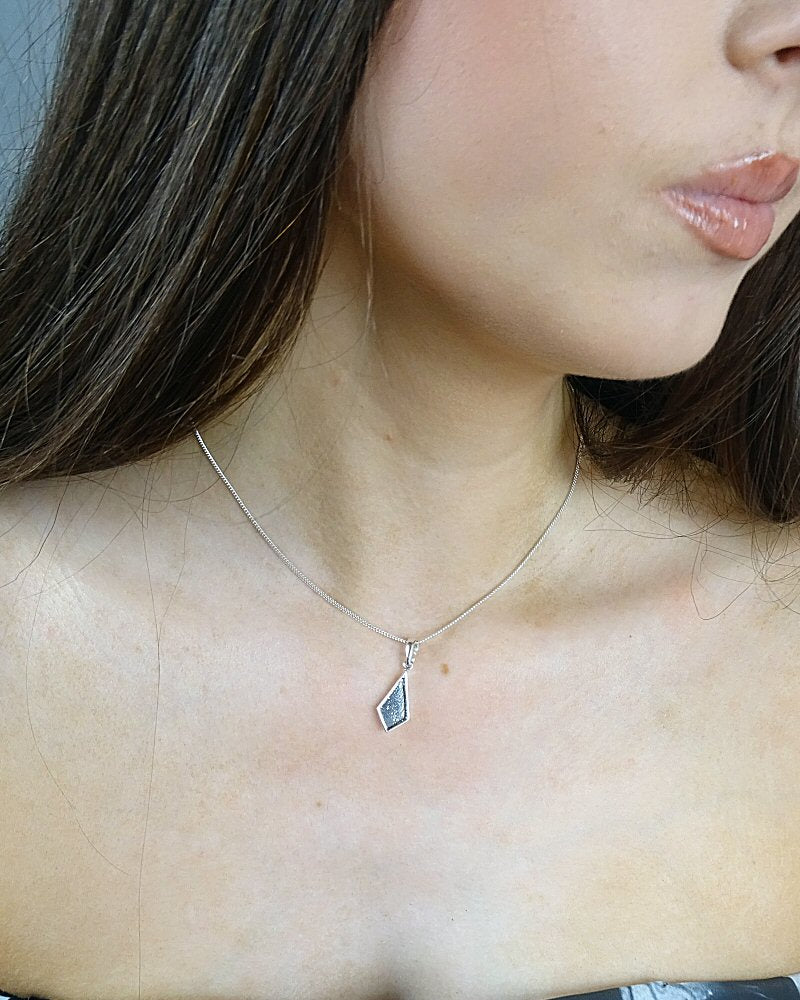 Solid Back Kite Shaped Silver Pendant For 15x8 Stone