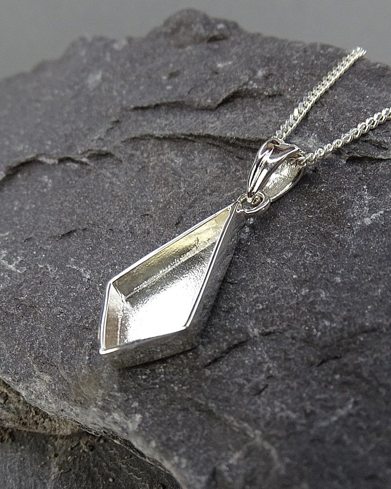 Solid Back Kite Shaped Silver Pendant For 15x8 Stone