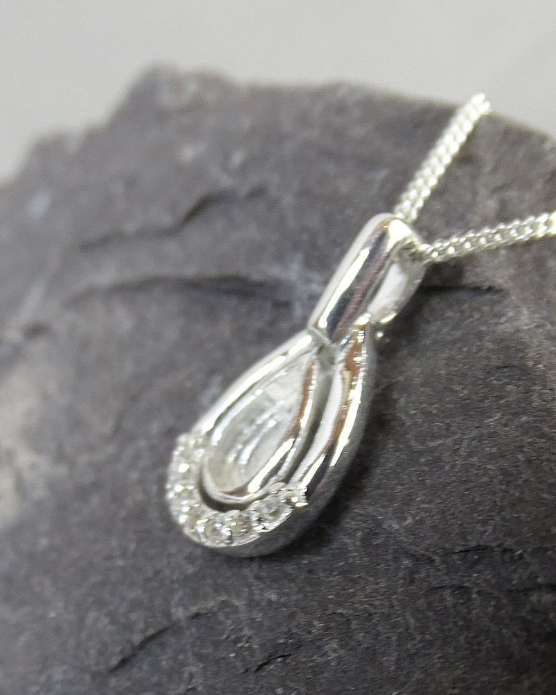 Silver teardrop pendant setting with cz suitable for resin