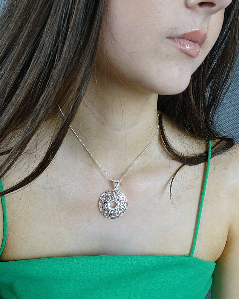Fret work Silver Pendant Setting For Fitting 10mm Cabochon