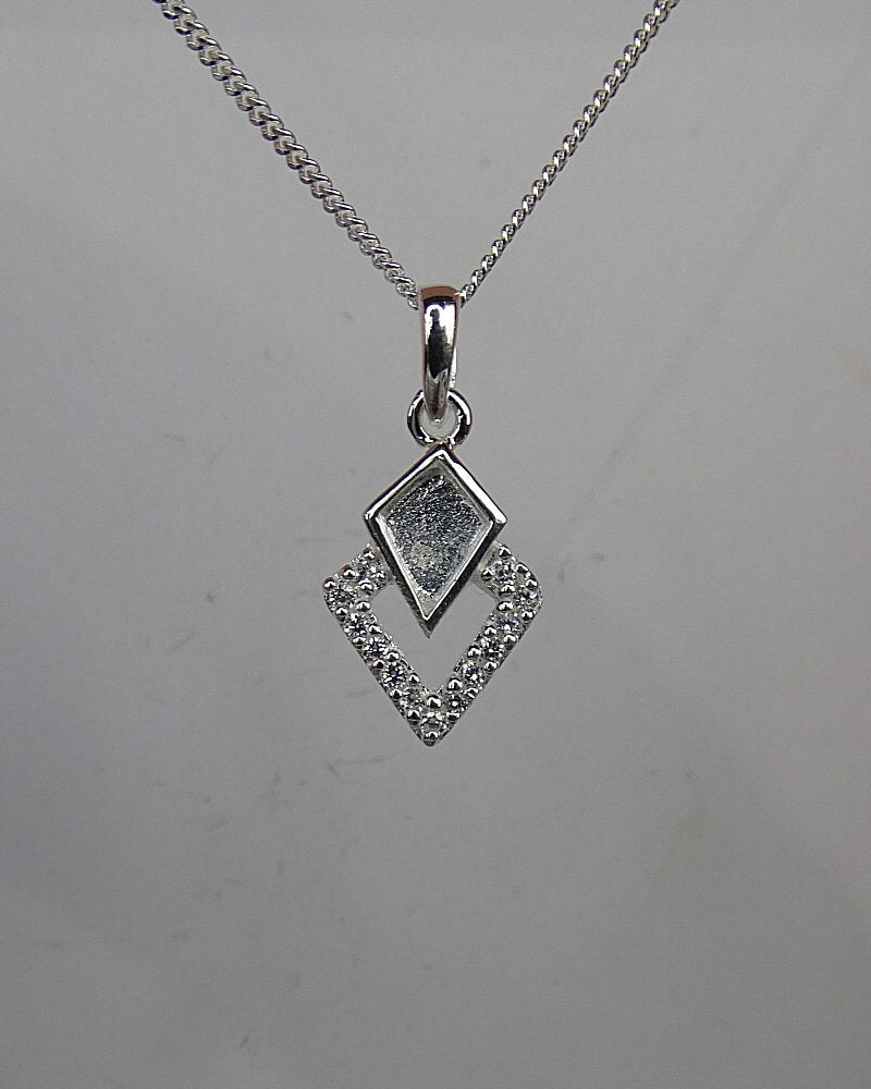 Silver kite shape pendant blank with cz for resin